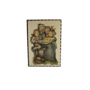 SAC*Charming Lacquered Wooden Music Box Grandmother and Children Plays Edelweiss